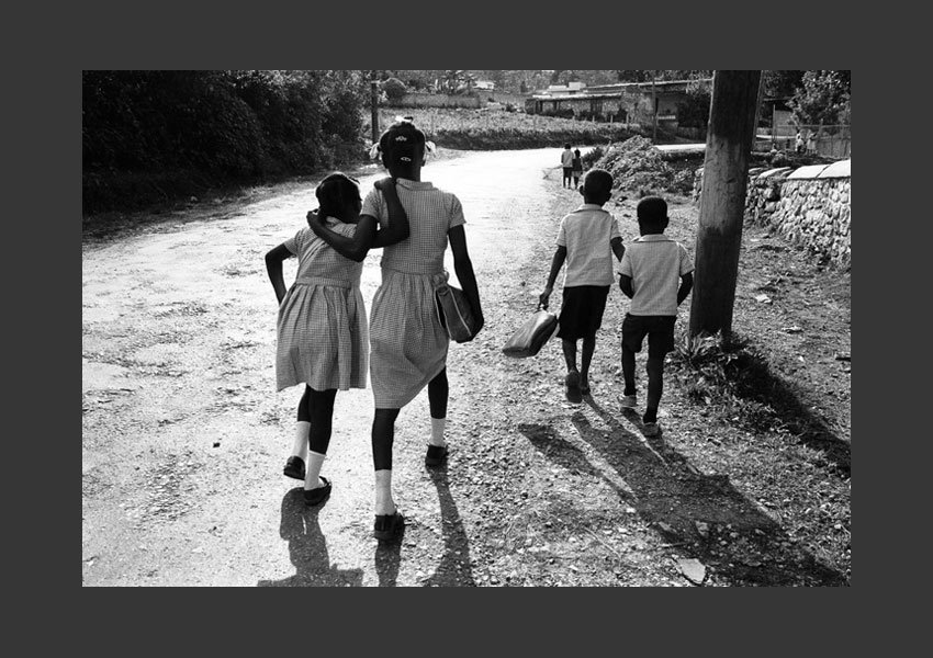 Sur le chemin de l'école, route de Kenskoff, Haïti 1982.
