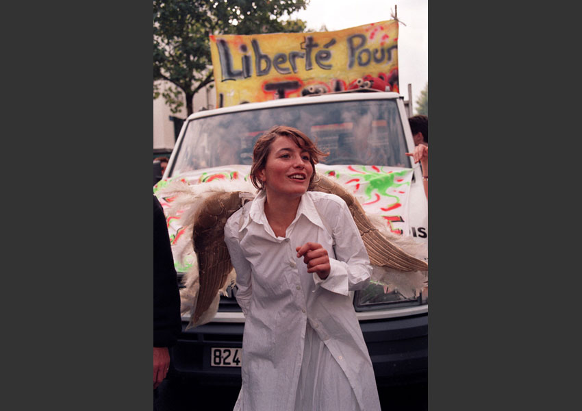 Marche pour la liberté de la techno, bien avant la LSQ/loi Mariani. De Stalingrad à la porte de Pantin, Paris septembre 1996.