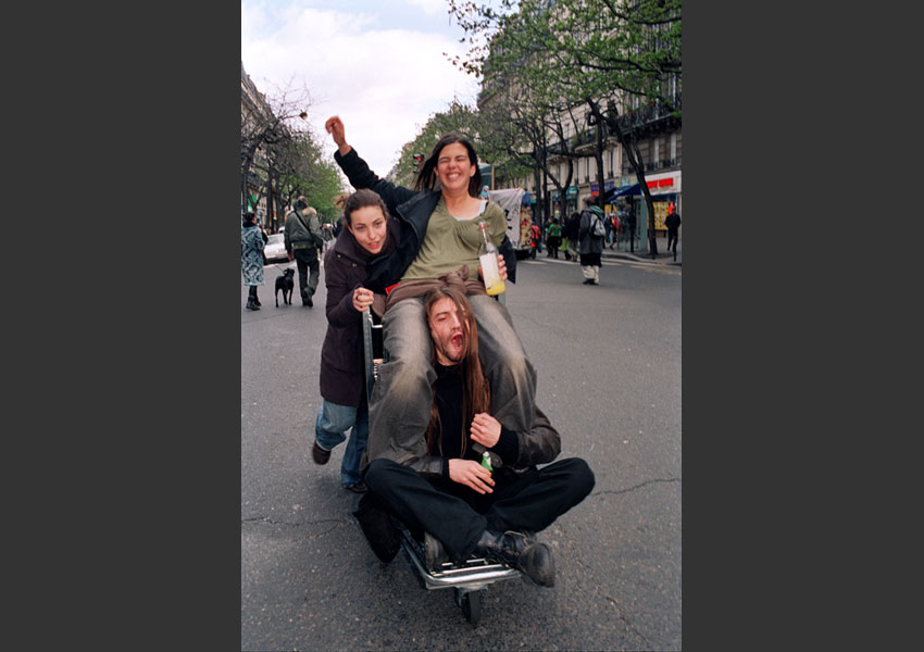 Karna(ge)val, manifestive alterculturelle. de République à Nation, Paris le samedi 9 avril 2005.