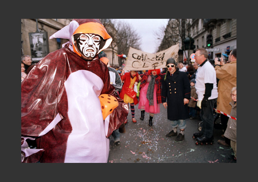Carnaval de Paris, issu de « la Promenade du Bœuf Gras ». De Gambetta à la place de l’Hôtel de Ville, Paris le 22 février 2009.