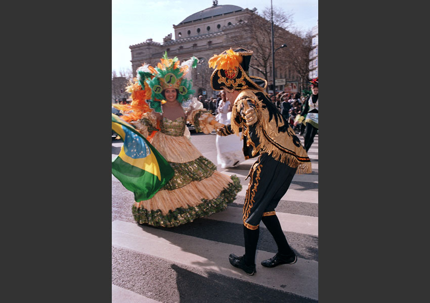 Carnaval des Femmes ; la Fête des Blanchisseuses datant du XVIII siècle remise au goût du jour. De Châtelet à la place des Vosges, Paris le 15 mars 2009.