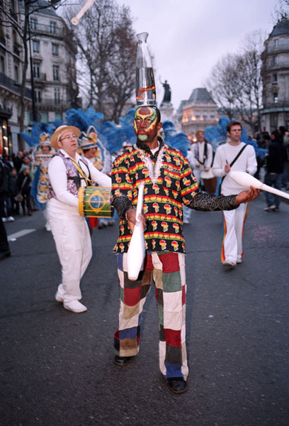 Carnaval de Paris, issu de « la Promenade du Bœuf Gras ». De Gambetta à la place de l’Hôtel de Ville, Paris le 22 février 2009.